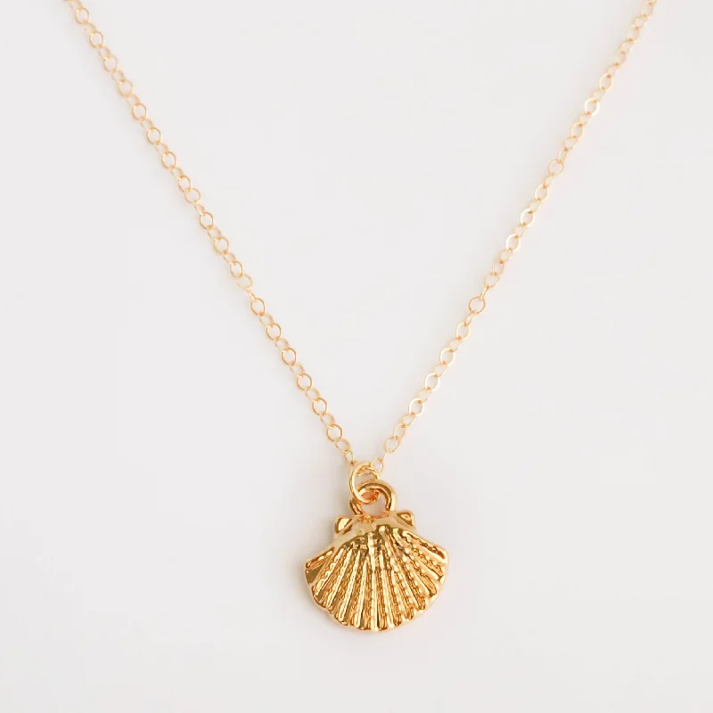 Three-layered necklaces for women  Seashell Necklace