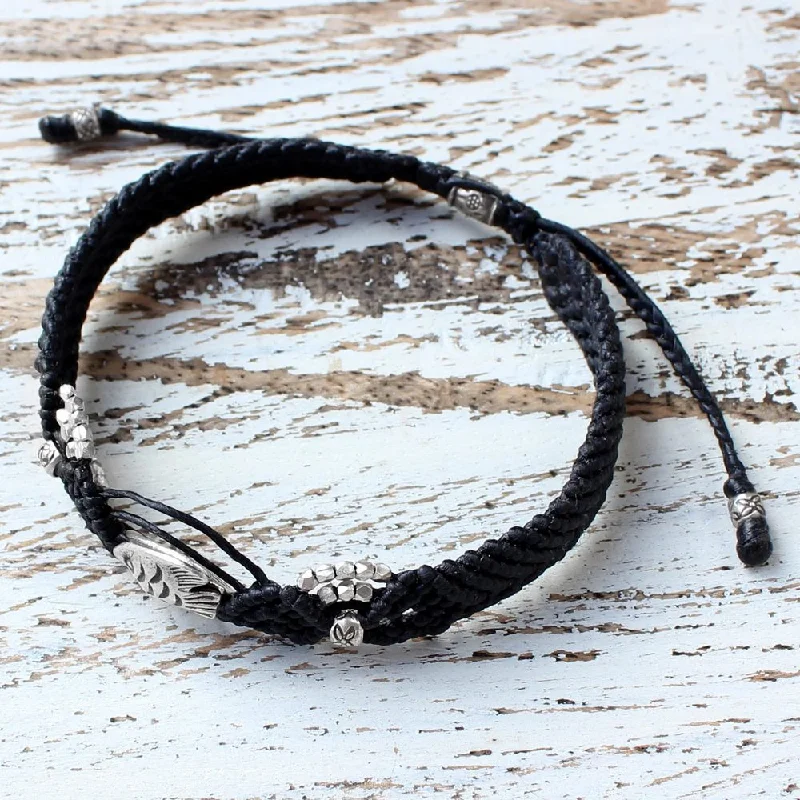 Leaf-shaped bracelets  Handmade Sterling Silver 'Little Fish in Black' Bracelet (Thailand) - Black/Silver