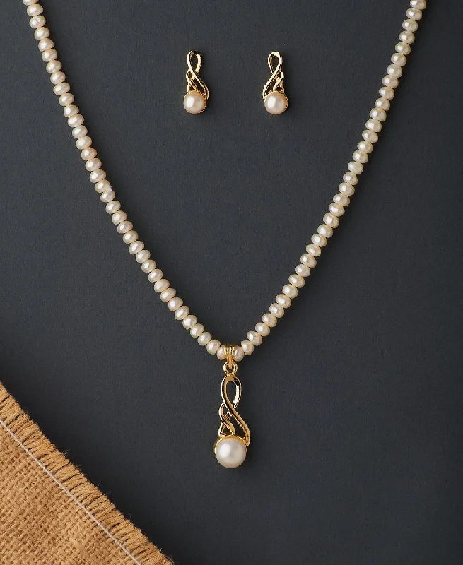 Korean fashion necklaces  Classy Real Pearl Necklace Set