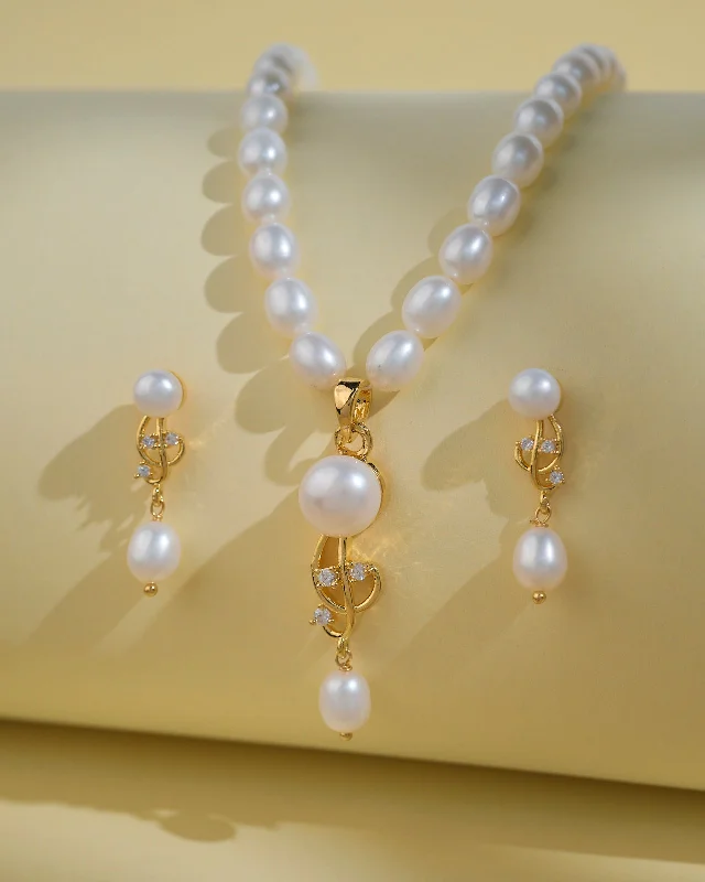 Birthstone necklaces for women  Elegant Pearl Necklace Sets