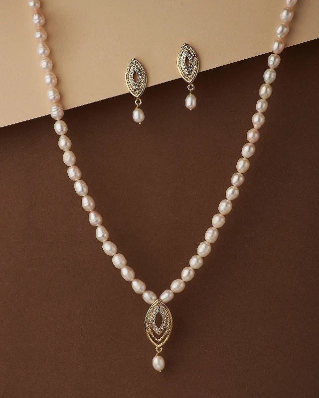 Everyday necklaces for women  Elegant Pearl Necklace Set