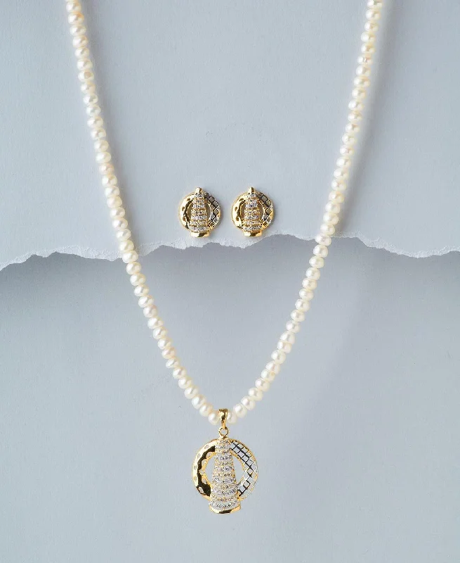 Trendy geometric necklaces  Elegant Pearl Necklace Set