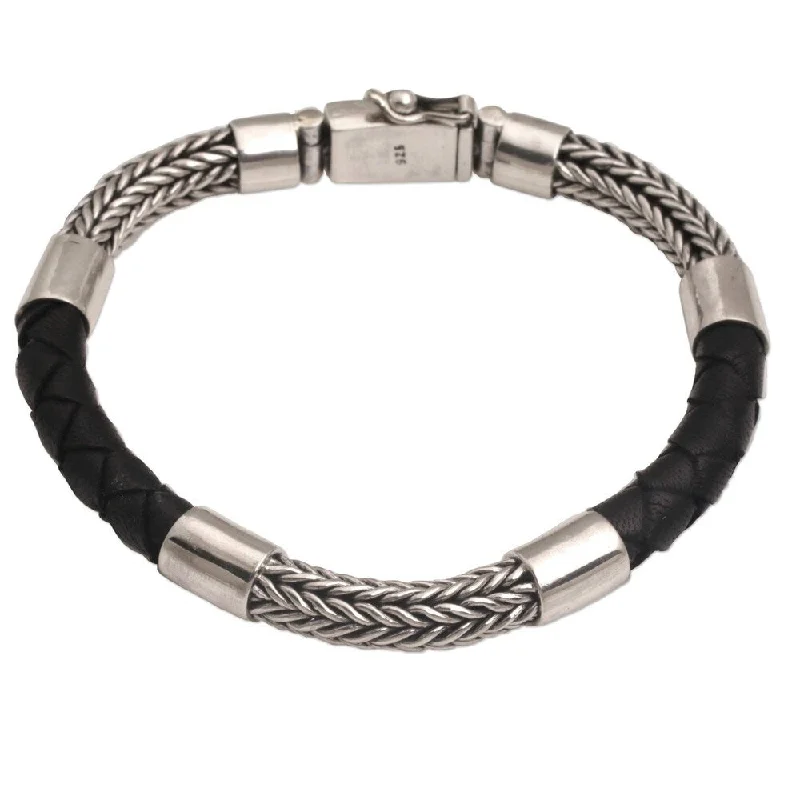 Summer beach bracelets  Handmade Men's Sterling Silver Leather Stay Strong Bracelet (Indonesia) - Black